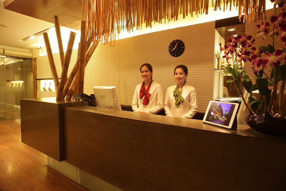 Отель Bamboo House Phuket Карон Экстерьер фото