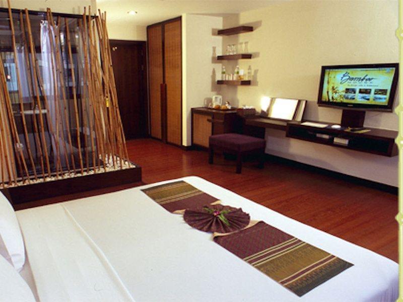 Отель Bamboo House Phuket Карон Экстерьер фото
