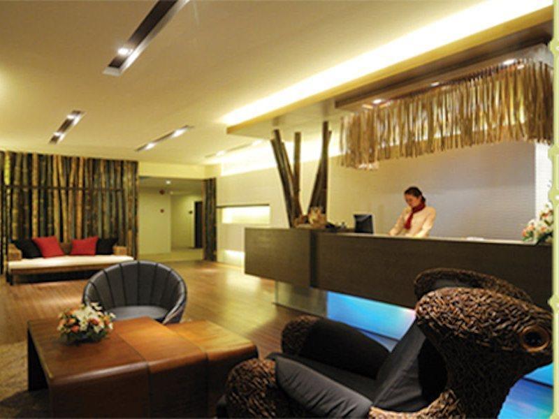 Отель Bamboo House Phuket Карон Экстерьер фото
