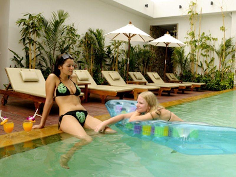 Отель Bamboo House Phuket Карон Экстерьер фото