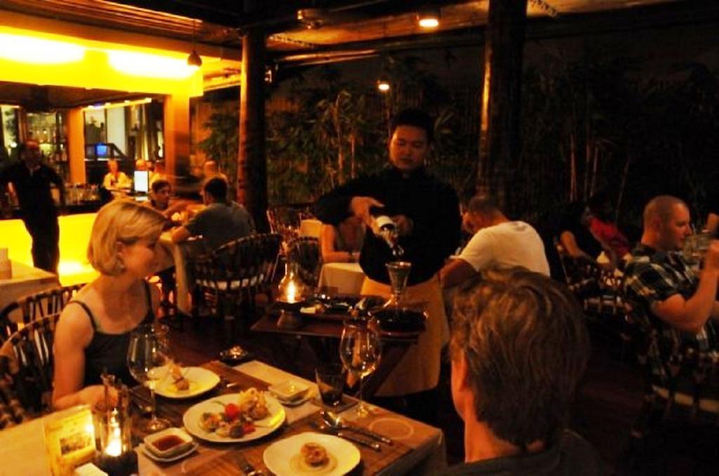 Отель Bamboo House Phuket Карон Экстерьер фото